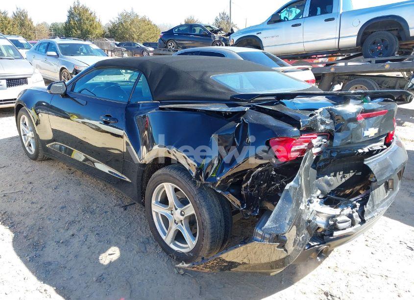 Photo 3 of 2019 Chevrolet Camaro 1LT (VIN 1G1FB3DS2K0104079)