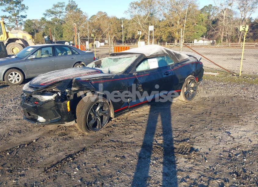 Photo 2 of 2019 Chevrolet Camaro 1LT (VIN 1G1FB3DS4K0156054)