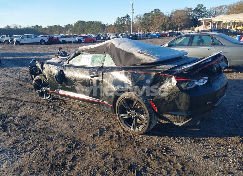 Photo 3 of 2019 Chevrolet Camaro 1LT (VIN 1G1FB3DS4K0156054)