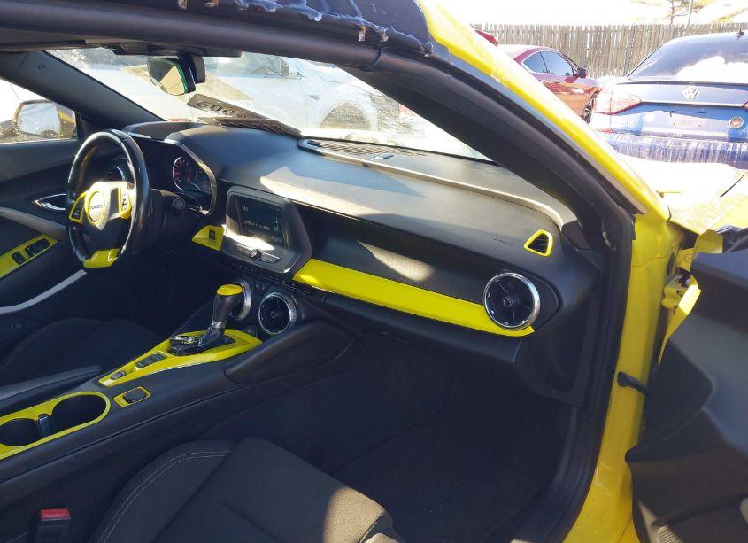 Photo 5 of 2017 Chevrolet Camaro 1LT (VIN 1G1FB3DS5H0135691)