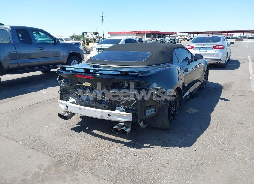 Photo 6 of 2018 Chevrolet Camaro 1LT (VIN 1G1FB3DS5J0116404)
