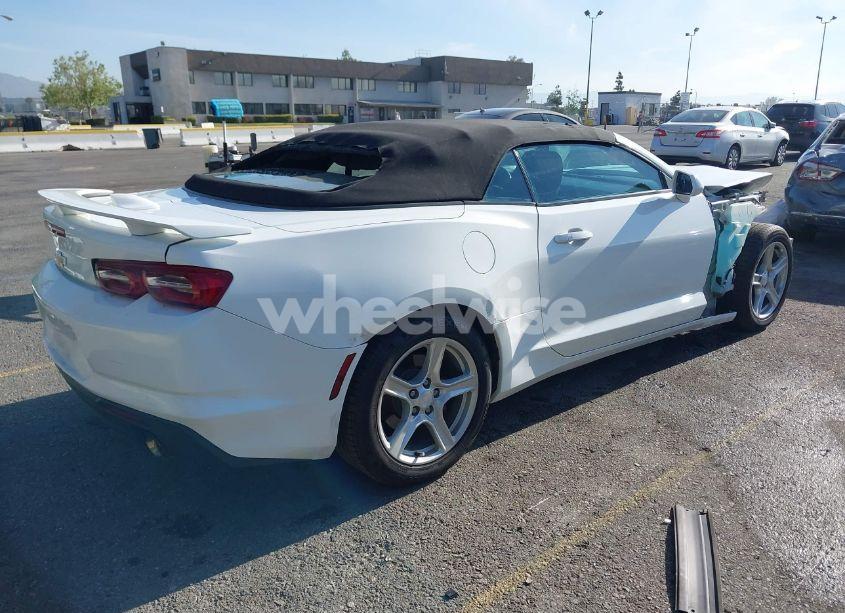 Photo 4 of 2019 Chevrolet Camaro 1LT (VIN 1G1FB3DS7K0120438)