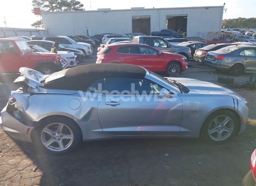 Photo 13 of 2019 Chevrolet Camaro LS/LT (VIN 1G1FB3DS7K0124988)