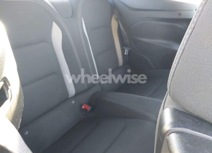 Photo 8 of 2019 Chevrolet Camaro LS/LT (VIN 1G1FB3DS7K0124988)