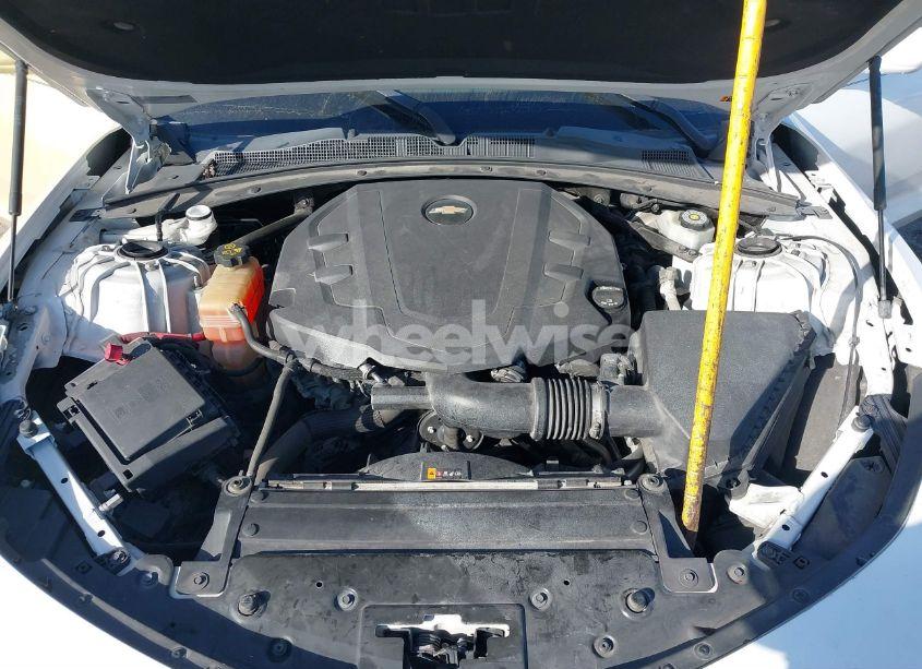 Photo 10 of 2019 Chevrolet Camaro 1LT (VIN 1G1FB3DS8K0117600)