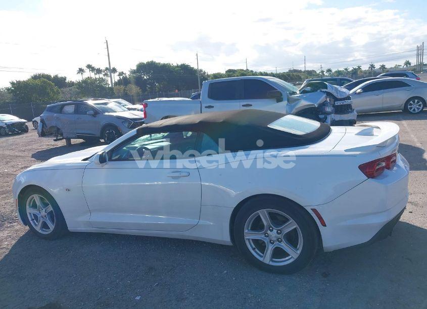 Photo 13 of 2019 Chevrolet Camaro 1LT (VIN 1G1FB3DS8K0117600)