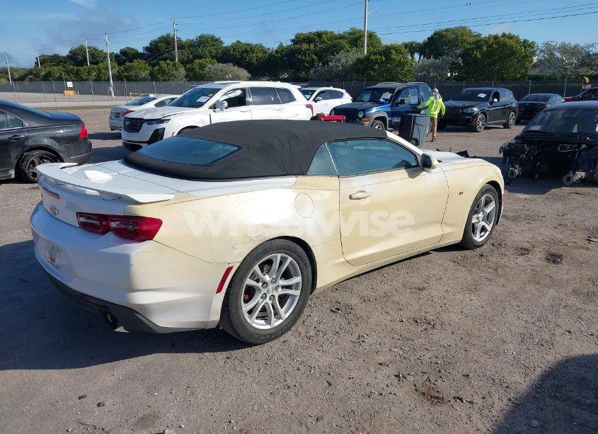 Photo 4 of 2019 Chevrolet Camaro 1LT (VIN 1G1FB3DS8K0117600)