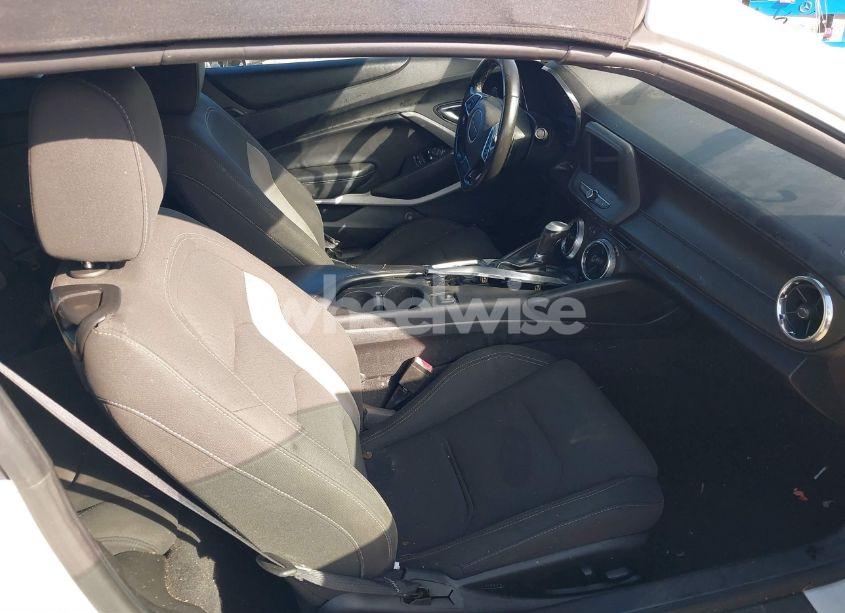 Photo 5 of 2019 Chevrolet Camaro 1LT (VIN 1G1FB3DS8K0117600)