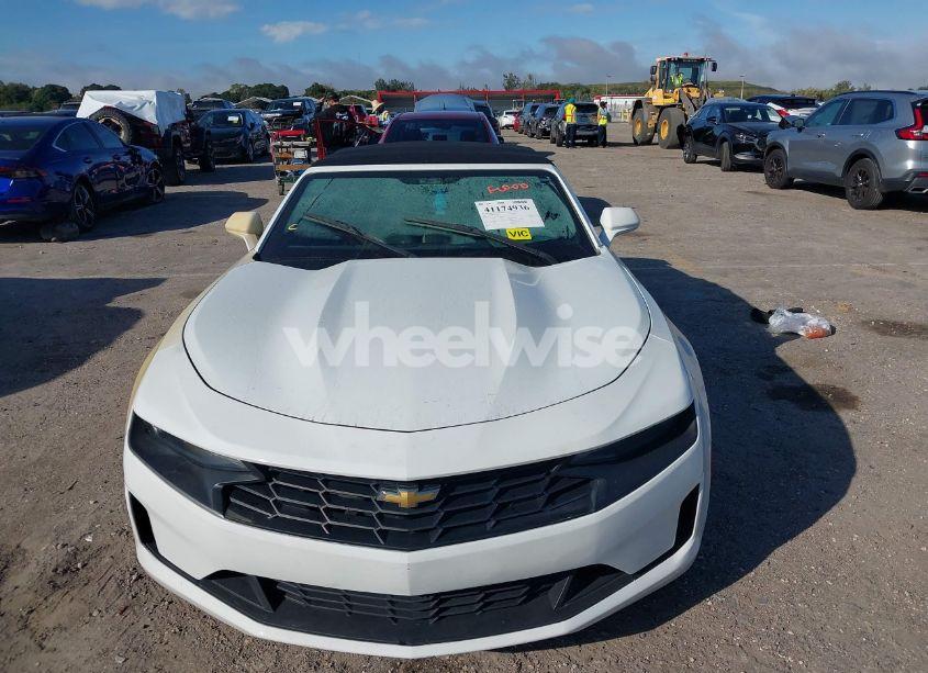 Photo 6 of 2019 Chevrolet Camaro 1LT (VIN 1G1FB3DS8K0117600)