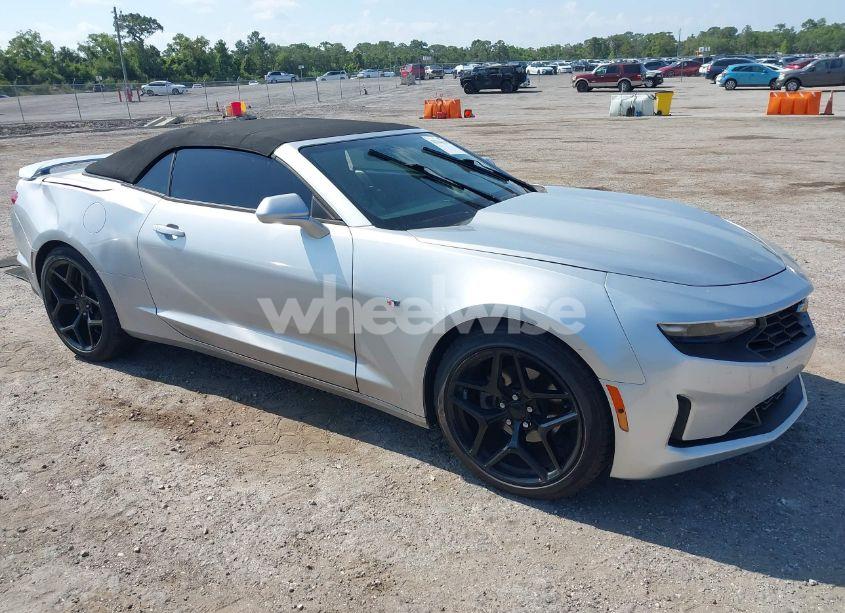 2019 Chevrolet Camaro 1LT (VIN 1G1FB3DS9K0127620) main photo