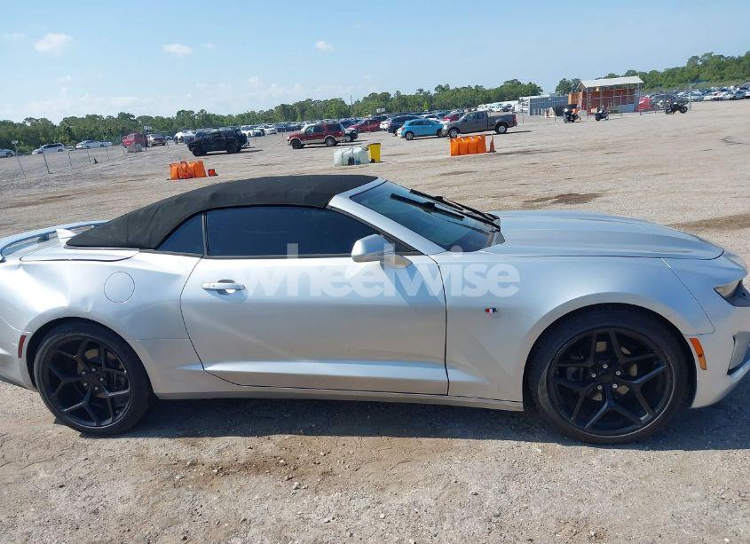 Photo 13 of 2019 Chevrolet Camaro 1LT (VIN 1G1FB3DS9K0127620)