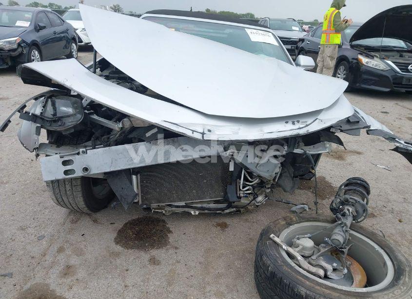 Photo 12 of 2019 Chevrolet Camaro 1LT (VIN 1G1FB3DS9K0133305)