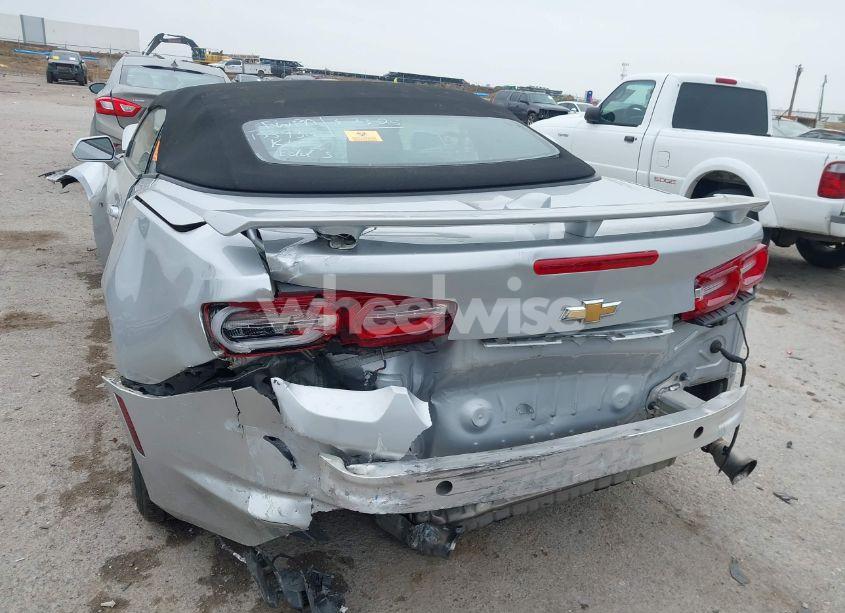 Photo 3 of 2019 Chevrolet Camaro 1LT (VIN 1G1FB3DS9K0133305)