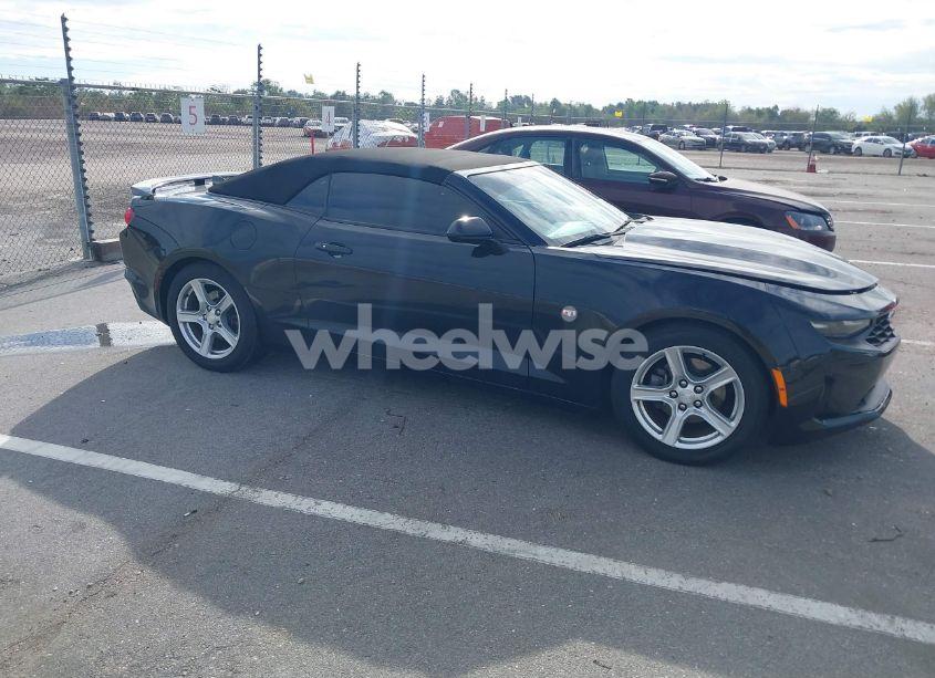 2020 Chevrolet Camaro RWD 1LT (VIN 1G1FB3DS9L0112858) main photo