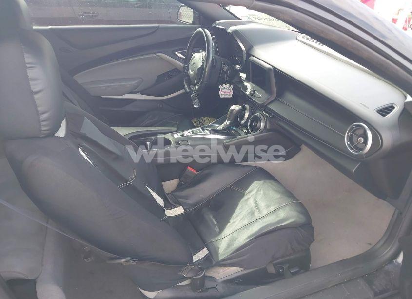 Photo 5 of 2020 Chevrolet Camaro RWD 1LT (VIN 1G1FB3DS9L0112858)