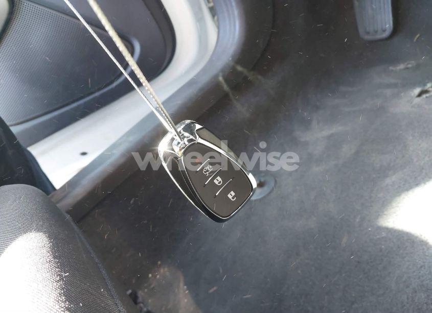 Photo 11 of 2019 Chevrolet Camaro 1LT (VIN 1G1FB3DSXK0108395)