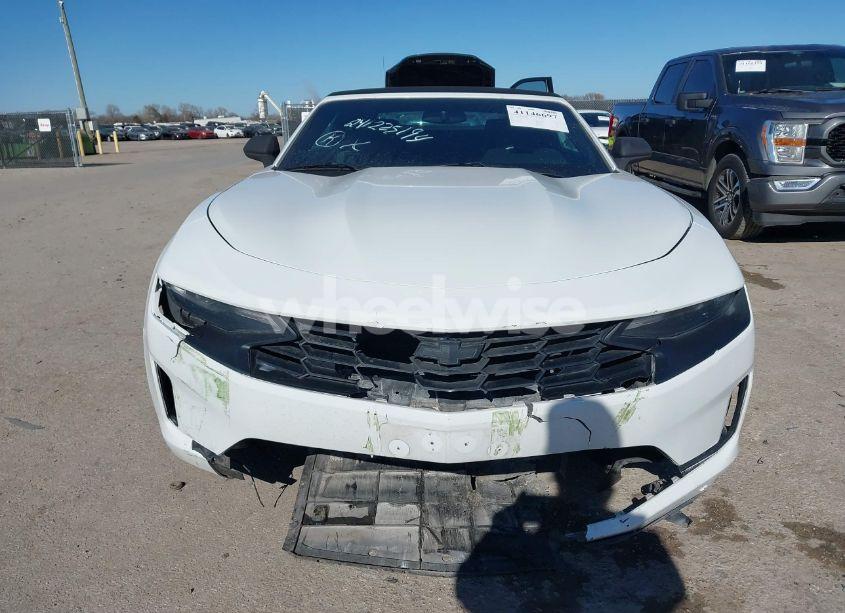 Photo 12 of 2019 Chevrolet Camaro 1LT (VIN 1G1FB3DSXK0108395)