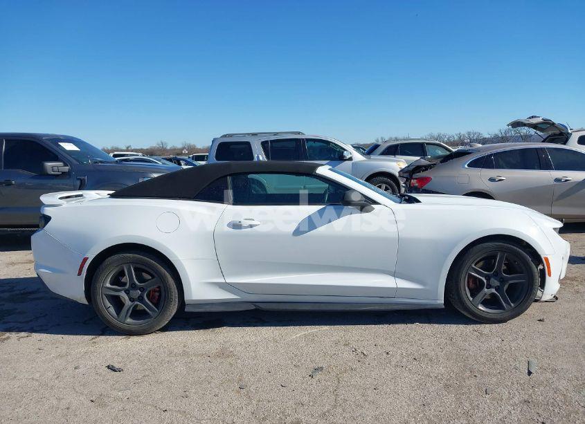 Photo 13 of 2019 Chevrolet Camaro 1LT (VIN 1G1FB3DSXK0108395)