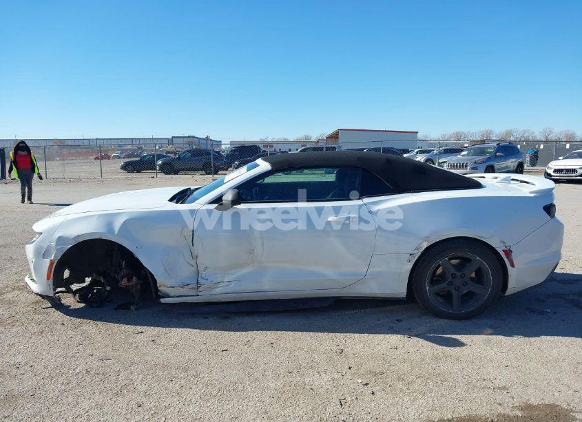 Photo 14 of 2019 Chevrolet Camaro 1LT (VIN 1G1FB3DSXK0108395)