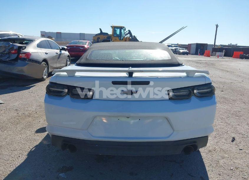Photo 16 of 2019 Chevrolet Camaro 1LT (VIN 1G1FB3DSXK0108395)