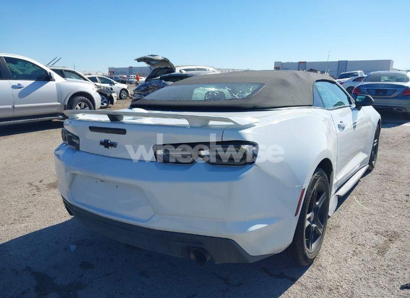 Photo 4 of 2019 Chevrolet Camaro 1LT (VIN 1G1FB3DSXK0108395)