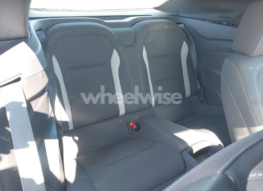 Photo 8 of 2019 Chevrolet Camaro 1LT (VIN 1G1FB3DSXK0108395)