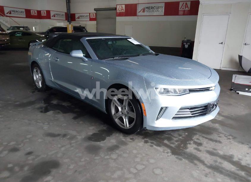 2018 Chevrolet Camaro 1LT (VIN 1G1FB3DX1J0130330) main photo