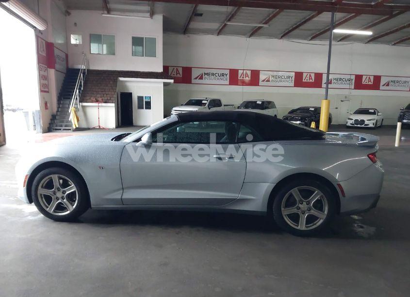 Photo 14 of 2018 Chevrolet Camaro 1LT (VIN 1G1FB3DX1J0130330)