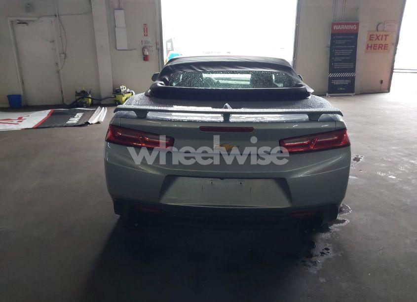 Photo 16 of 2018 Chevrolet Camaro 1LT (VIN 1G1FB3DX1J0130330)