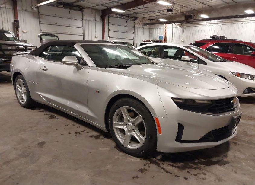 2019 Chevrolet Camaro 1LT (VIN 1G1FB3DX1K0112329) main photo