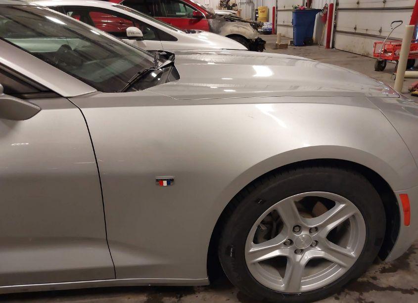 Photo 18 of 2019 Chevrolet Camaro 1LT (VIN 1G1FB3DX1K0112329)