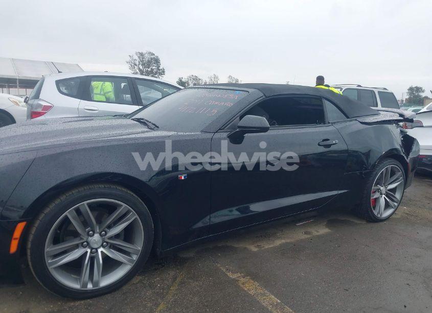 Photo 14 of 2017 Chevrolet Camaro 1LT (VIN 1G1FB3DX4H0120742)
