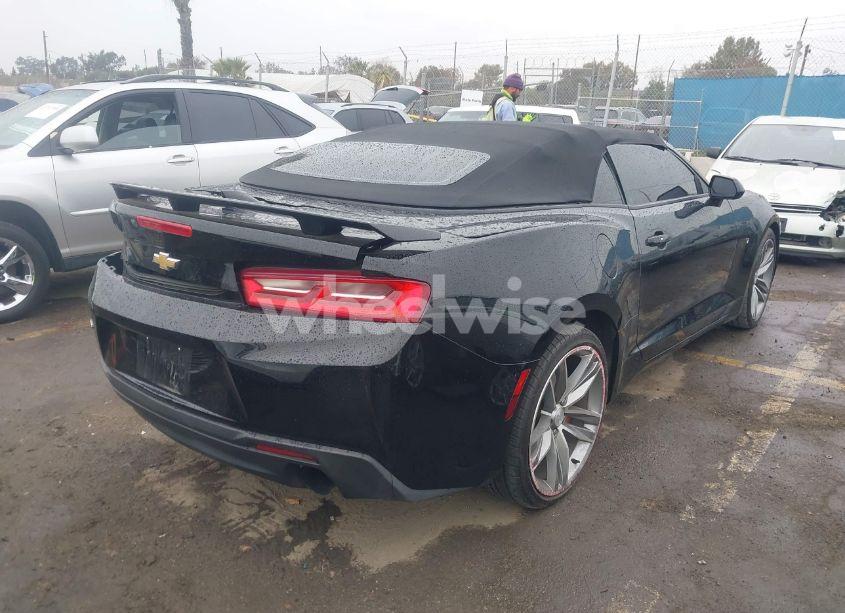 Photo 4 of 2017 Chevrolet Camaro 1LT (VIN 1G1FB3DX4H0120742)