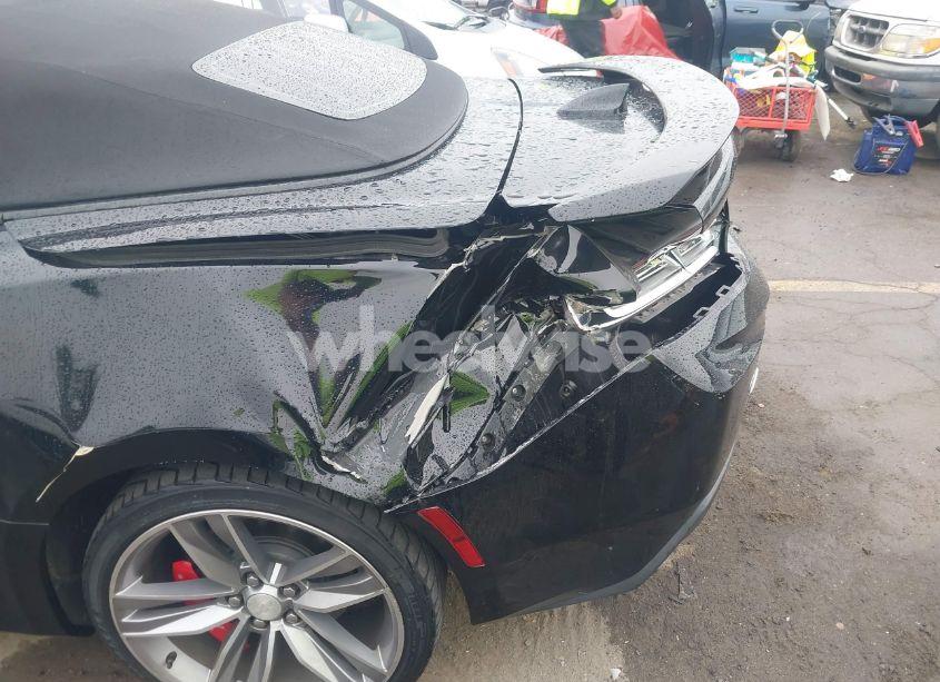 Photo 6 of 2017 Chevrolet Camaro 1LT (VIN 1G1FB3DX4H0120742)