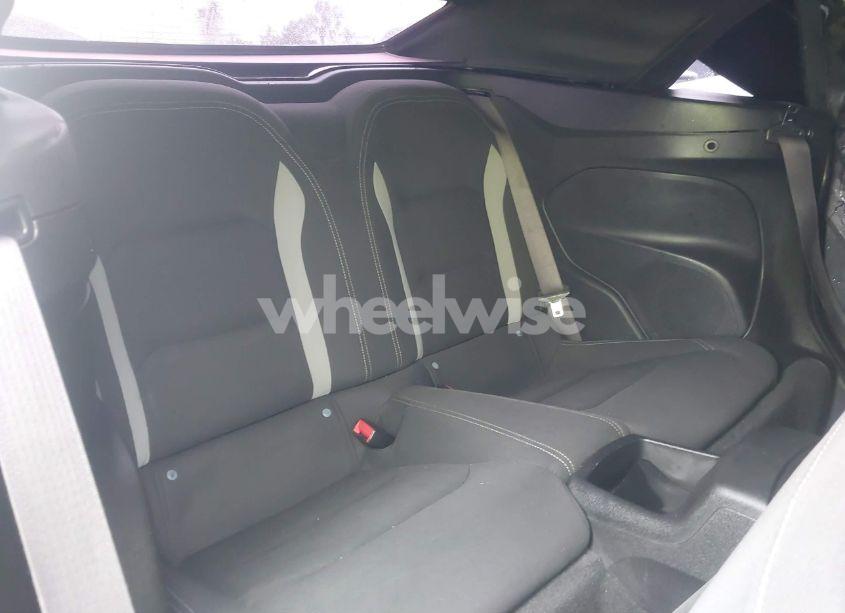 Photo 8 of 2017 Chevrolet Camaro 1LT (VIN 1G1FB3DX4H0120742)