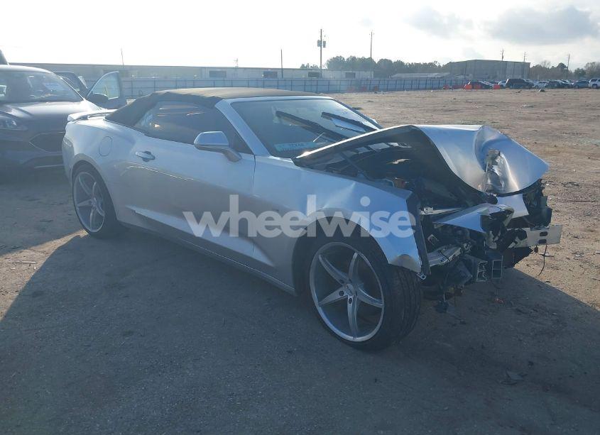 2018 Chevrolet Camaro 1LT (VIN 1G1FB3DX4J0119550) main photo