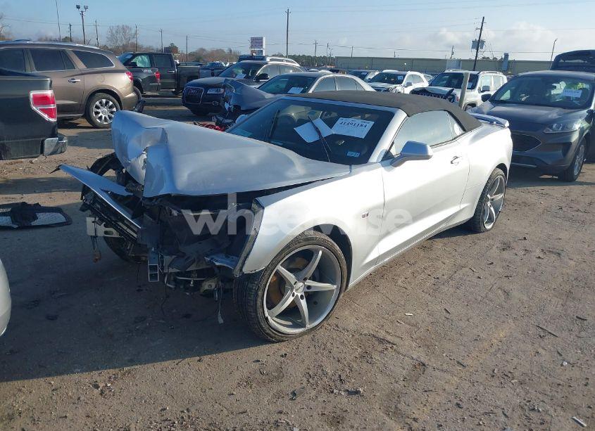 Photo 2 of 2018 Chevrolet Camaro 1LT (VIN 1G1FB3DX4J0119550)