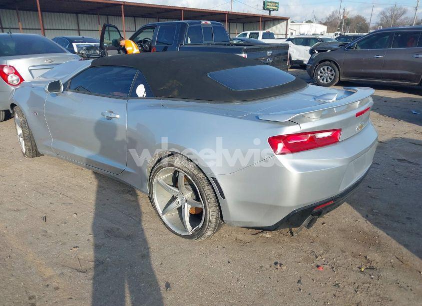 Photo 3 of 2018 Chevrolet Camaro 1LT (VIN 1G1FB3DX4J0119550)