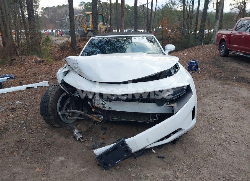 Photo 13 of 2019 Chevrolet Camaro 1LT (VIN 1G1FB3DXXK0124754)