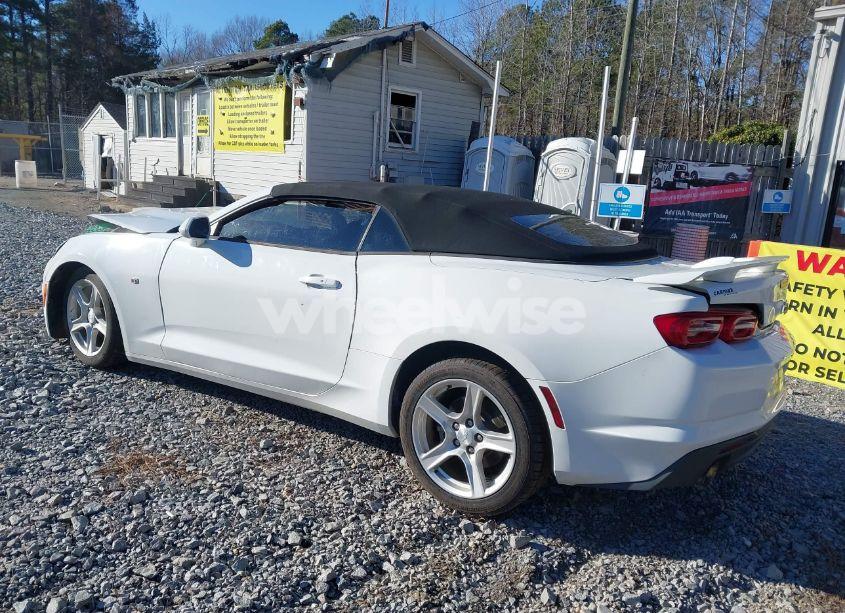 Photo 3 of 2019 Chevrolet Camaro 1LT (VIN 1G1FB3DXXK0124754)
