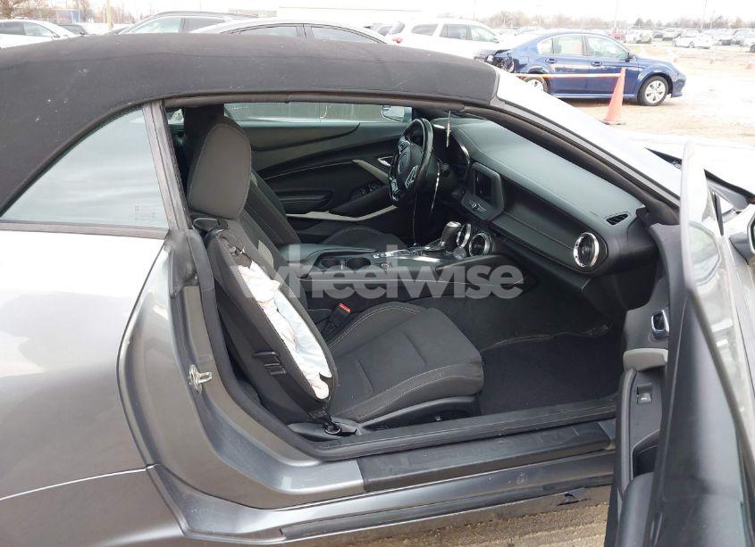 Photo 5 of 2020 Chevrolet Camaro RWD 1LT (VIN 1G1FB3DXXL0100679)