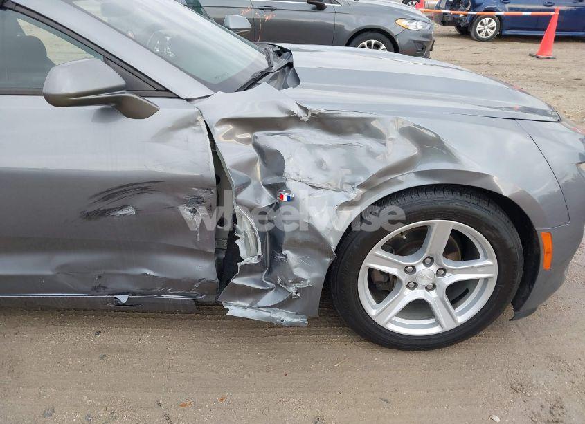 Photo 6 of 2020 Chevrolet Camaro RWD 1LT (VIN 1G1FB3DXXL0100679)