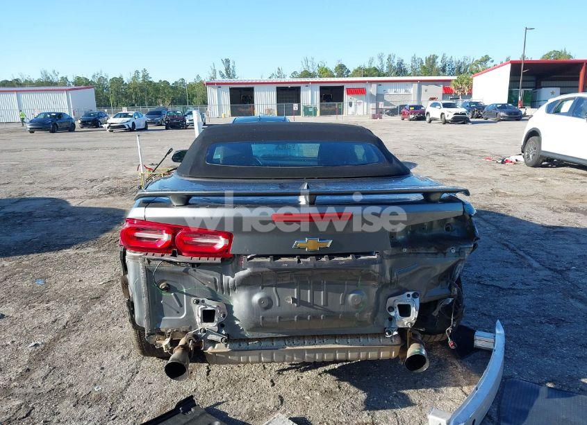 Photo 16 of 2020 Chevrolet Camaro RWD 1LT (VIN 1G1FB3DXXL0105753)