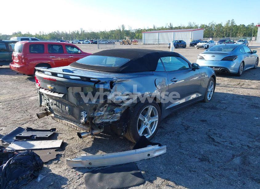 Photo 4 of 2020 Chevrolet Camaro RWD 1LT (VIN 1G1FB3DXXL0105753)