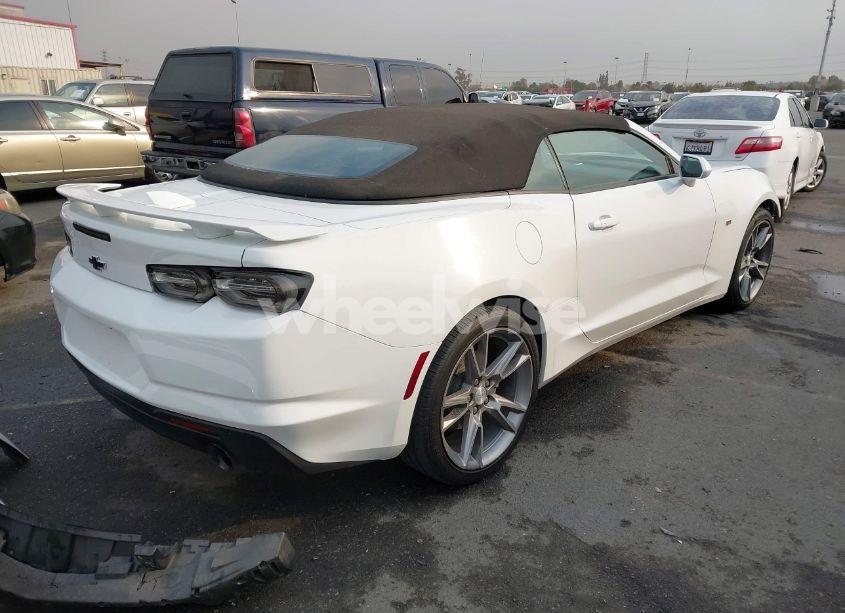 Photo 4 of 2020 Chevrolet Camaro RWD 1LT (VIN 1G1FB3DXXL0144990)