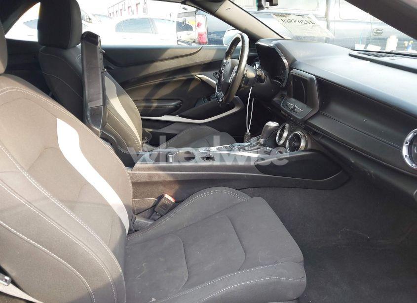 Photo 5 of 2020 Chevrolet Camaro RWD 1LT (VIN 1G1FB3DXXL0144990)