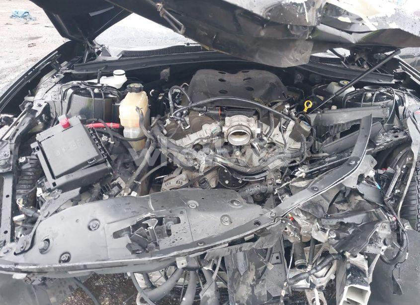 Photo 10 of 2018 Chevrolet Camaro 2LT (VIN 1G1FC1RS6J0182650)