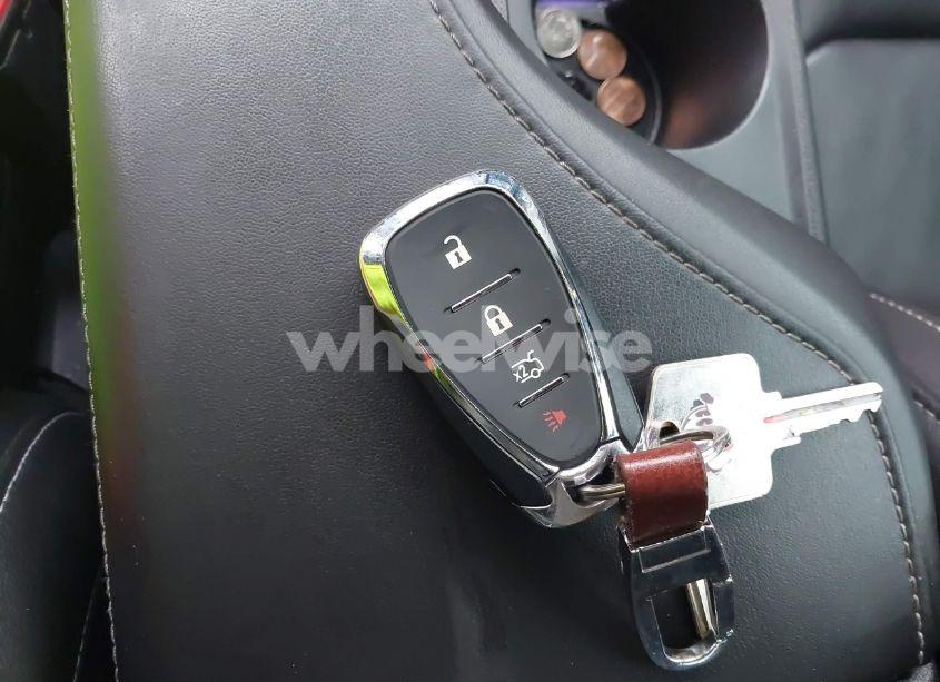 Photo 11 of 2018 Chevrolet Camaro 2LT (VIN 1G1FC1RS6J0182650)