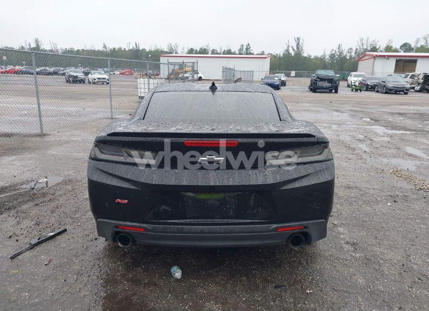 Photo 16 of 2018 Chevrolet Camaro 2LT (VIN 1G1FC1RS6J0182650)
