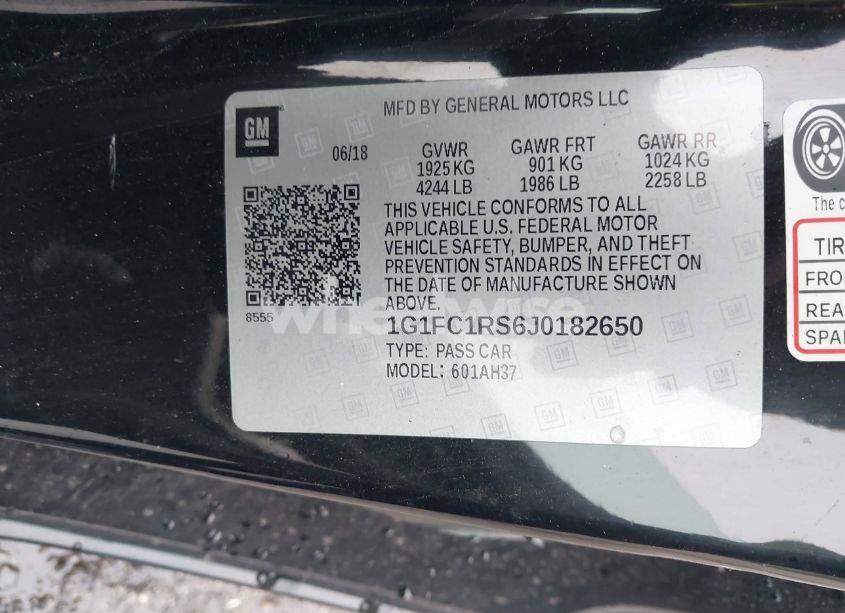 Photo 9 of 2018 Chevrolet Camaro 2LT (VIN 1G1FC1RS6J0182650)